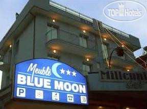Photos Blue Moon